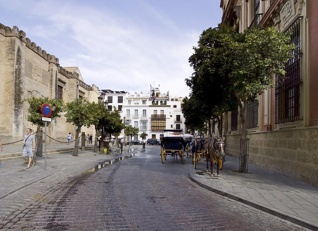 Apartamentos Alemanes Gradas Luxury Seville Luaran gambar